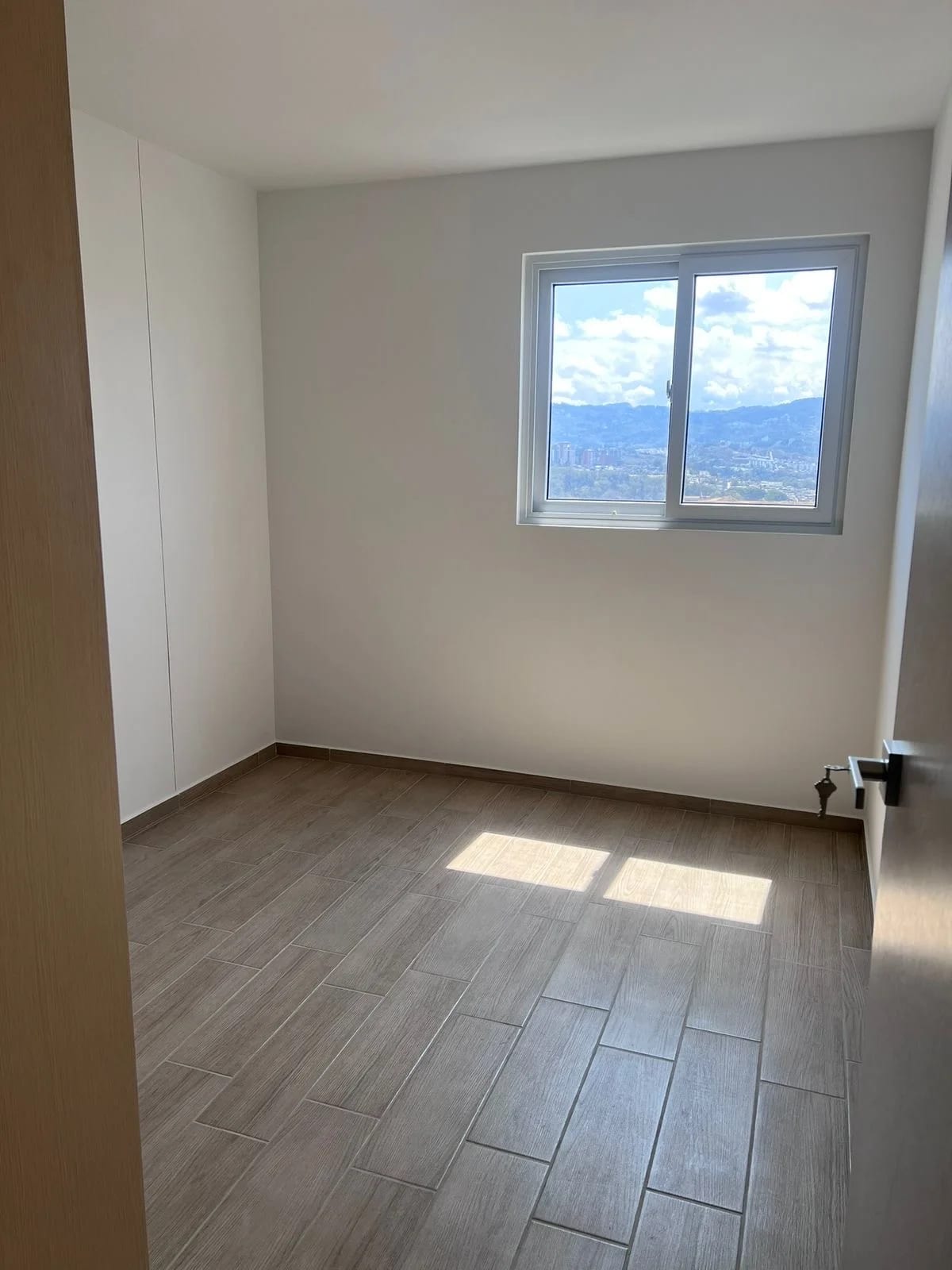 VENTA/RENTA APARTAMENTO ZONA 12 — foto 2 de 9