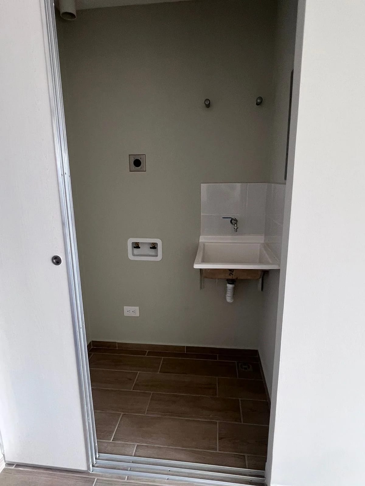 VENTA/RENTA APARTAMENTO ZONA 12 — foto 8 de 9