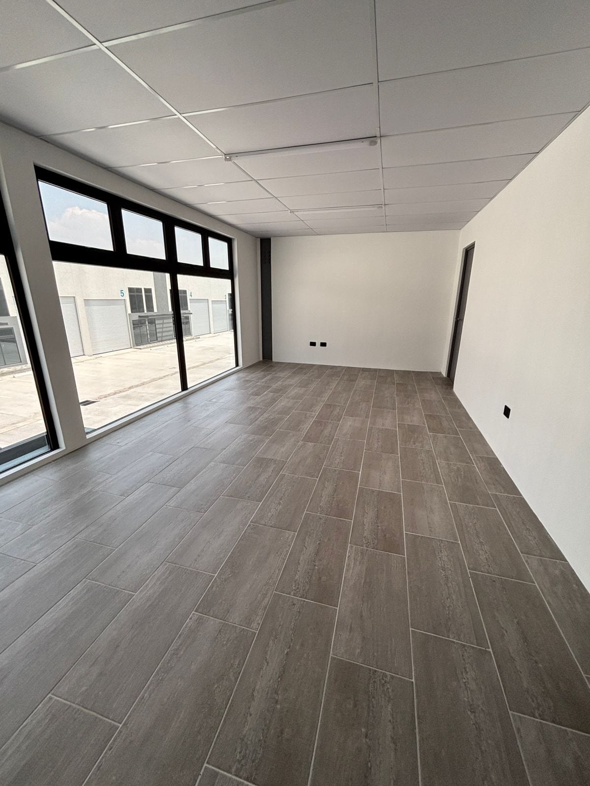 Ofibodega A en Renta desde 468.60 m² cerca de la Vas — foto 4 de 10