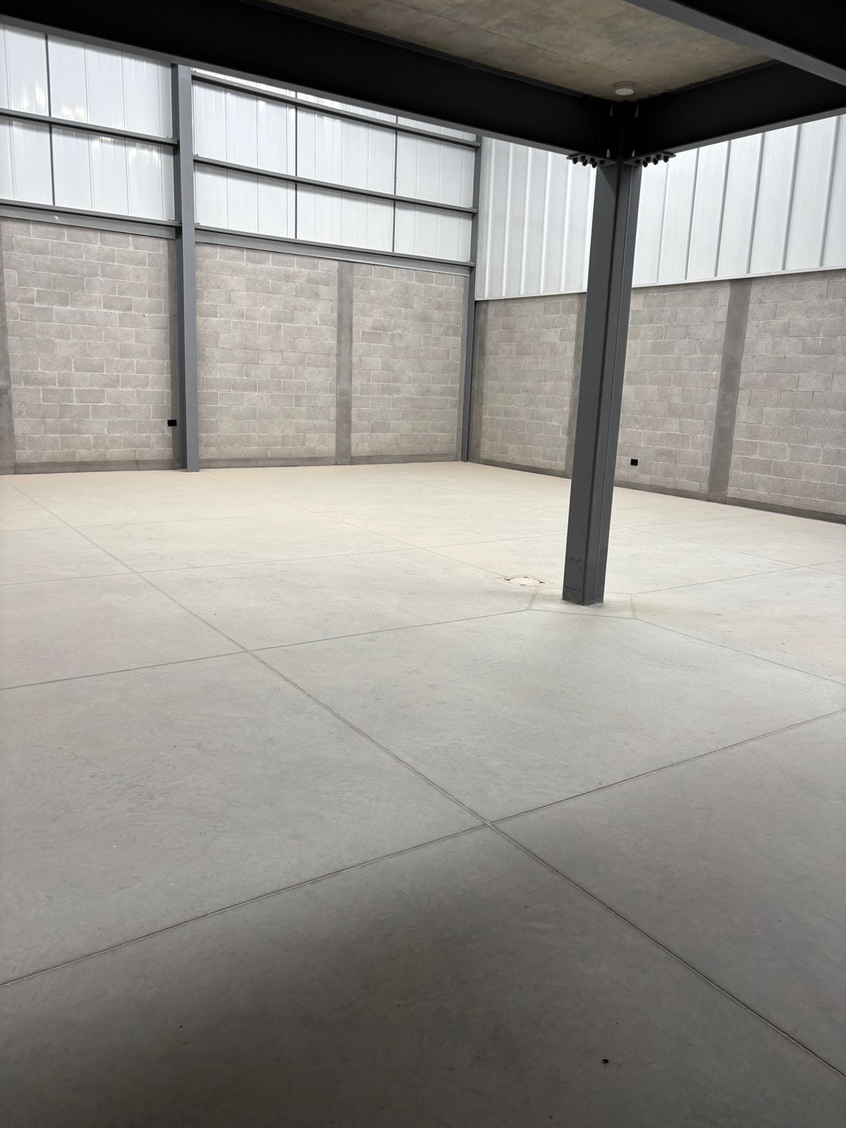 Ofibodega A en Renta desde 468.60 m² cerca de la Vas — foto 6 de 10