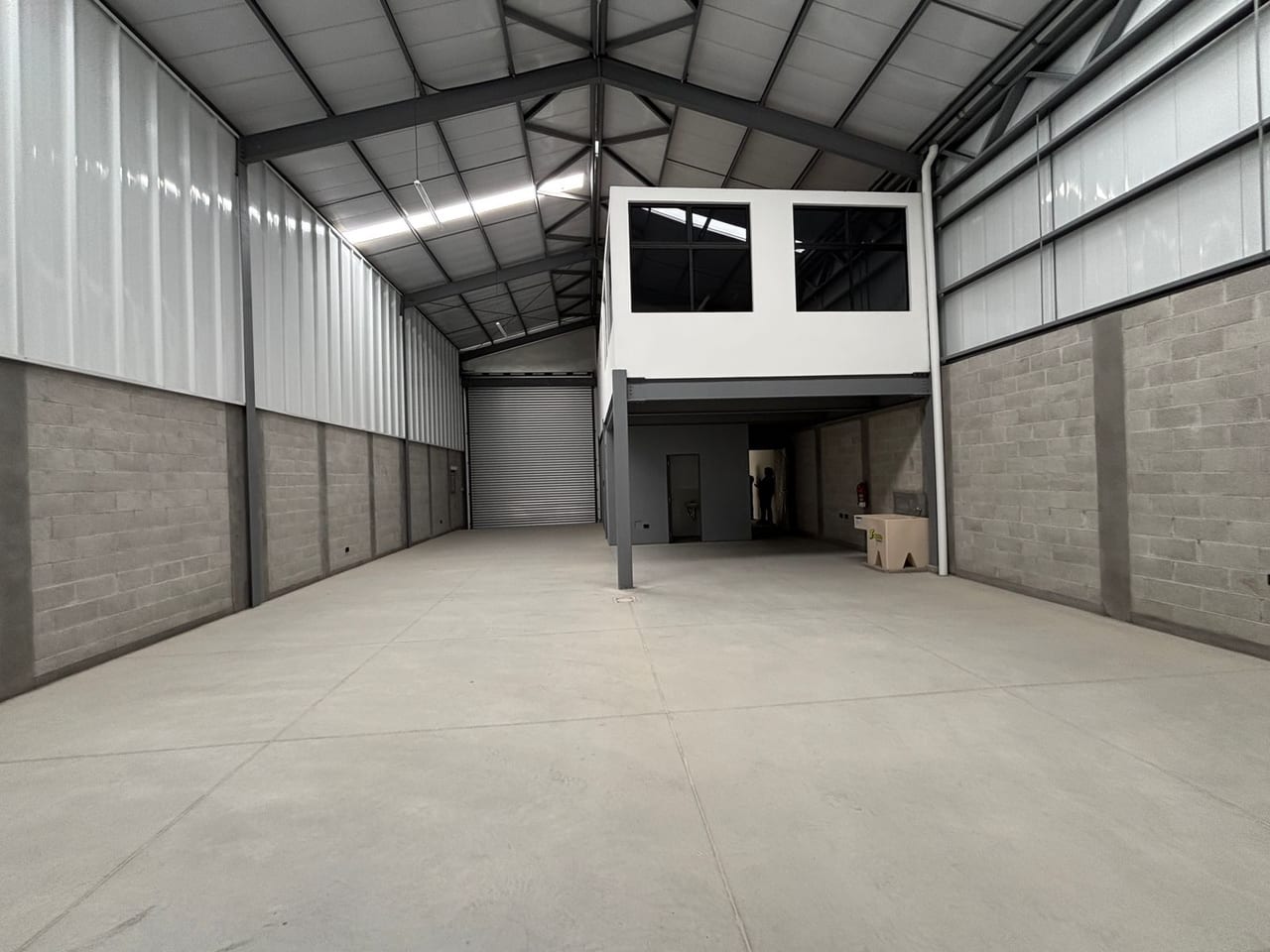 Ofibodega A en Renta desde 468.60 m² cerca de la Vas — foto 1 de 10