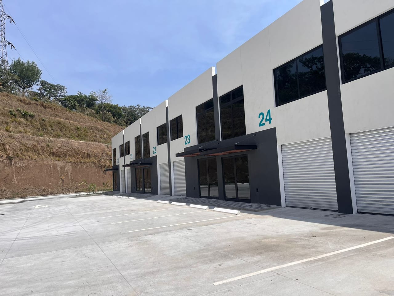 Ofibodega C Villa Canales - desde 245.62 m² por la Vas — foto 1 de 11
