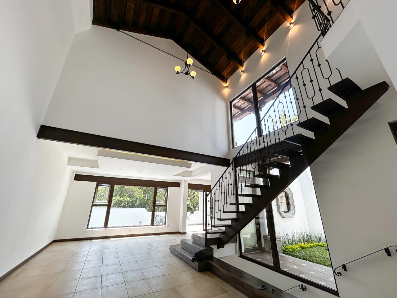 Casa en Venta en Antigua Guatemala — foto 4 de 16