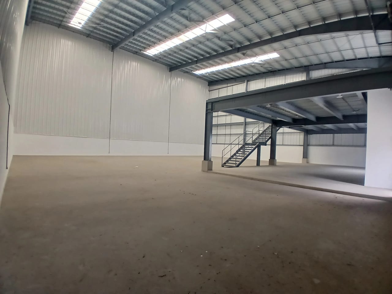 RENTA: Bodega Industrial – Complejo GAMMA — foto 2 de 9