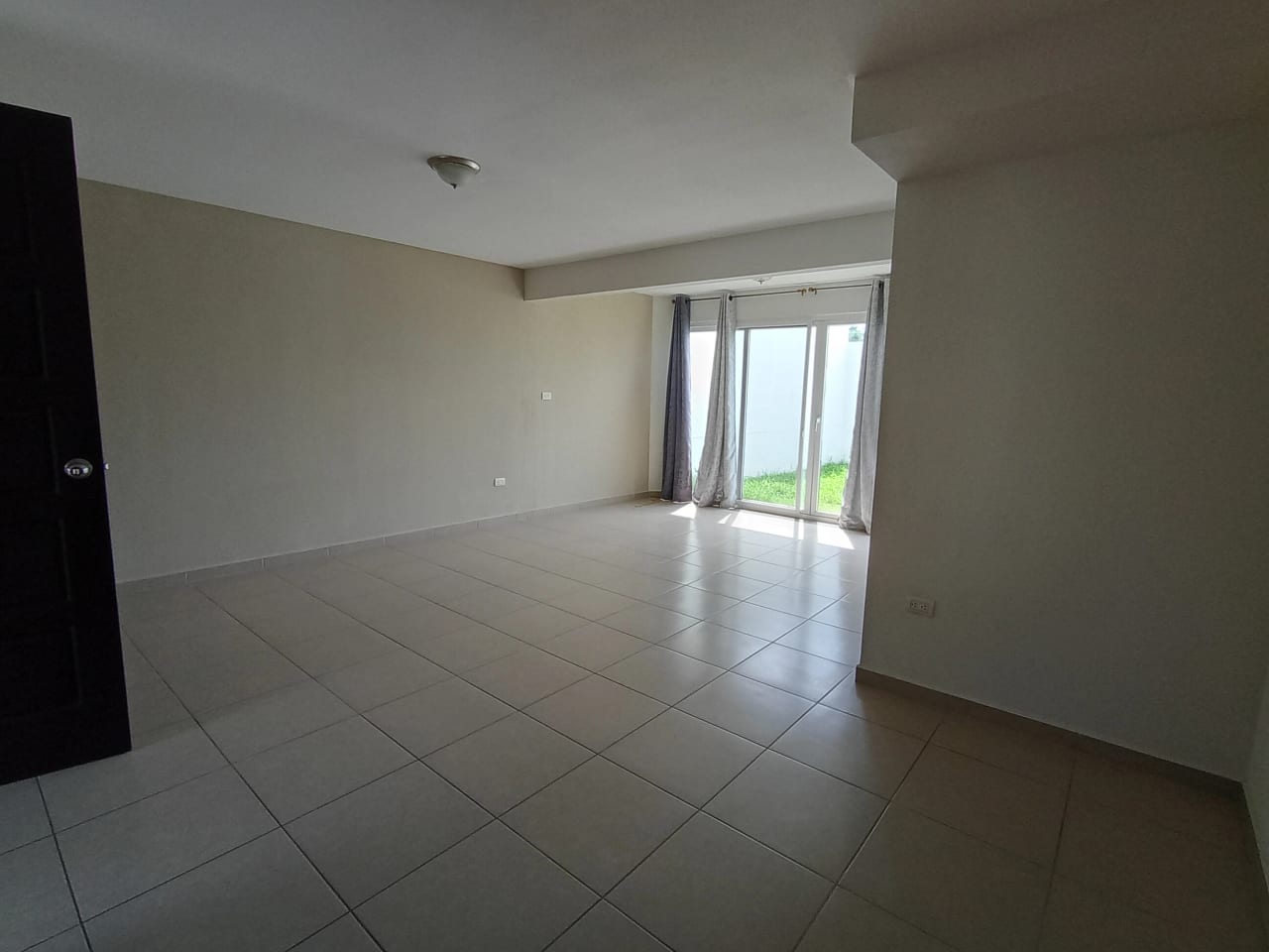 Casa en renta en condominio Alamedas de Santo Domingo, Fraijanes — foto 5 de 17