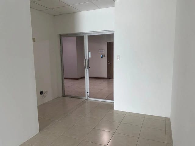 Venta / Alquiler Oficina Zona Pradera Zona 10 — foto 5 de 9