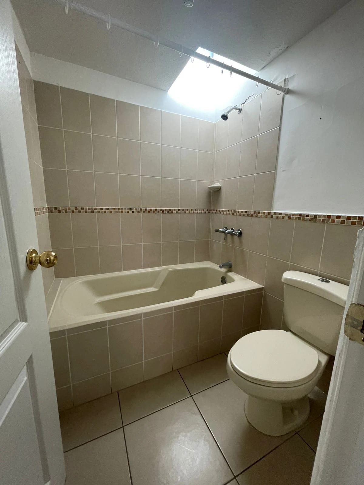 Casa en Venta en Bosques de San Marino, Ciudad San Cristobal, zona 8 de Mixco — foto 4 de 14