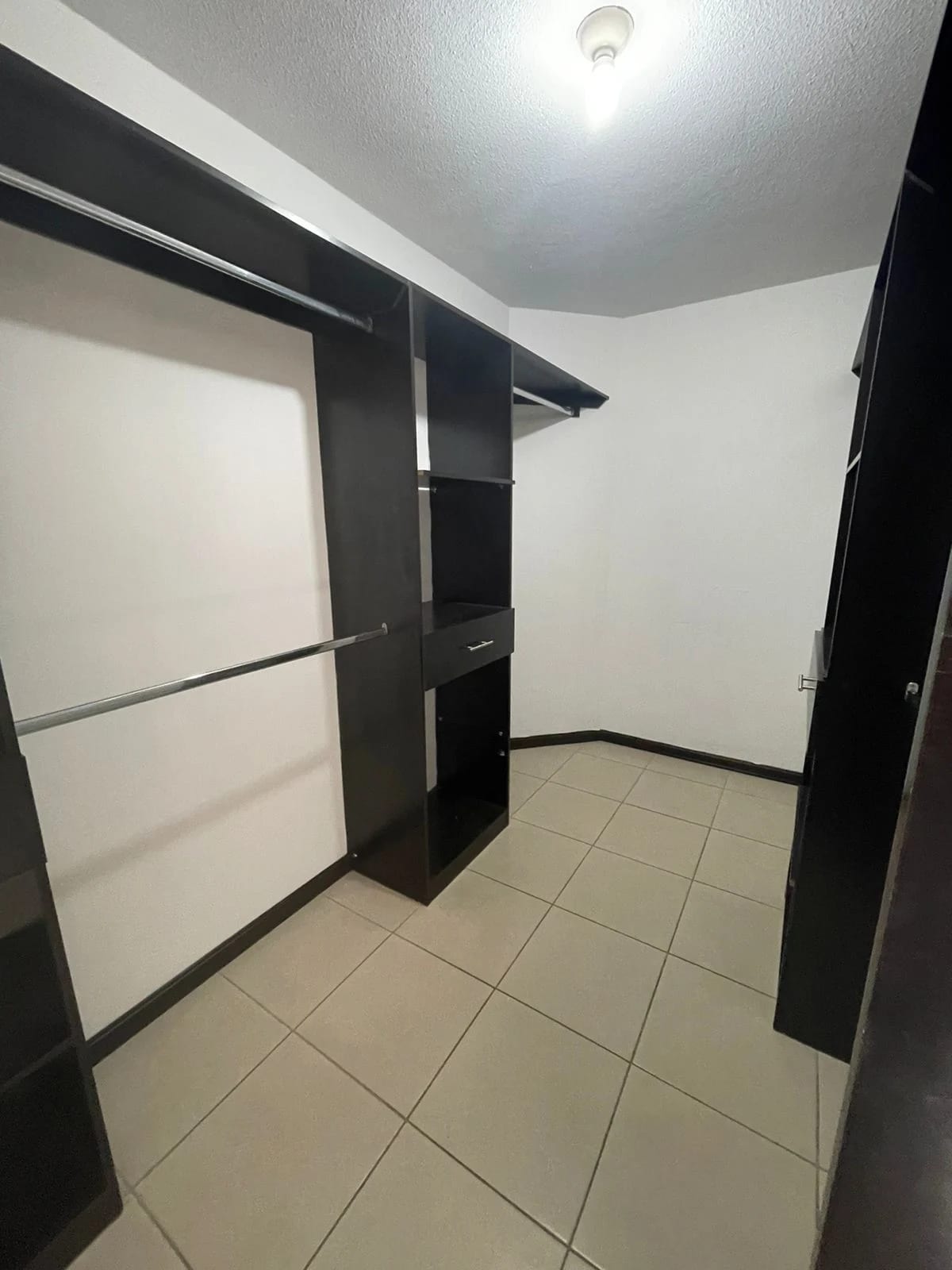 Casa en Venta en Bosques de San Marino, Ciudad San Cristobal, zona 8 de Mixco — foto 5 de 14