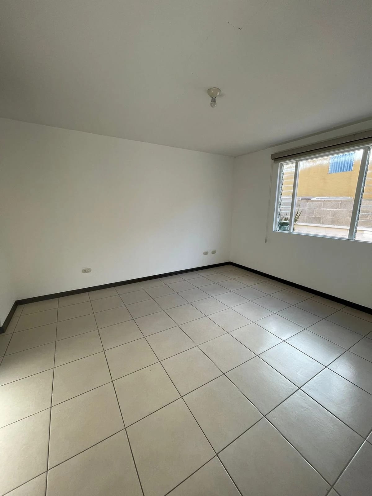 Casa en Venta en Bosques de San Marino, Ciudad San Cristobal, zona 8 de Mixco — foto 9 de 14