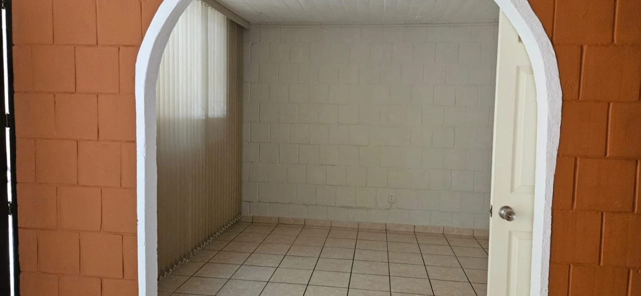 Casa amplia en venta zona 2 de Mixco — foto 3 de 12
