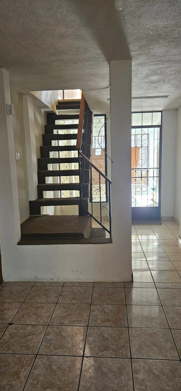 Casa amplia en venta zona 2 de Mixco — foto 5 de 12