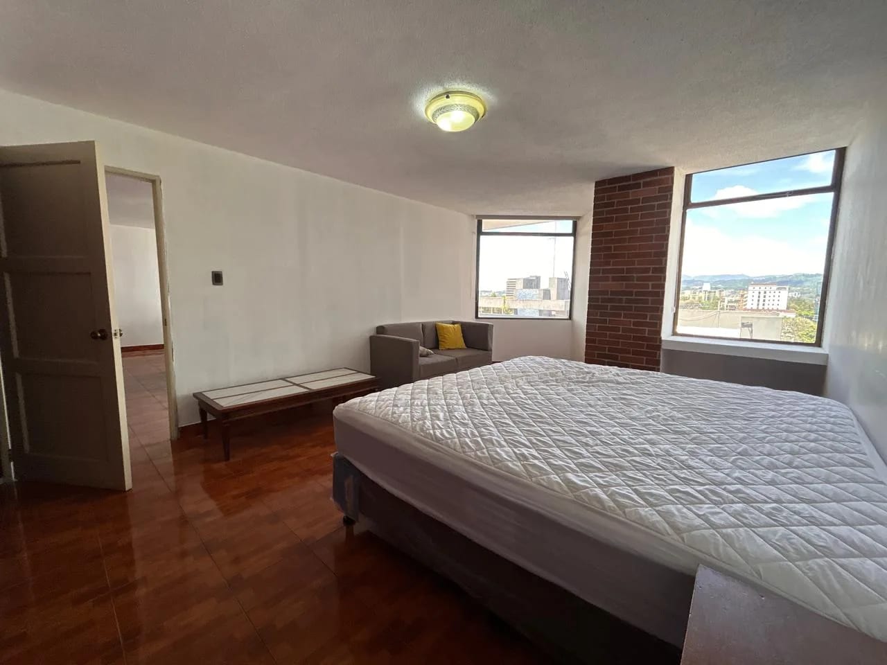 Apartamento en renta Zona 10 sobre Avenida Reforma — foto 8 de 9