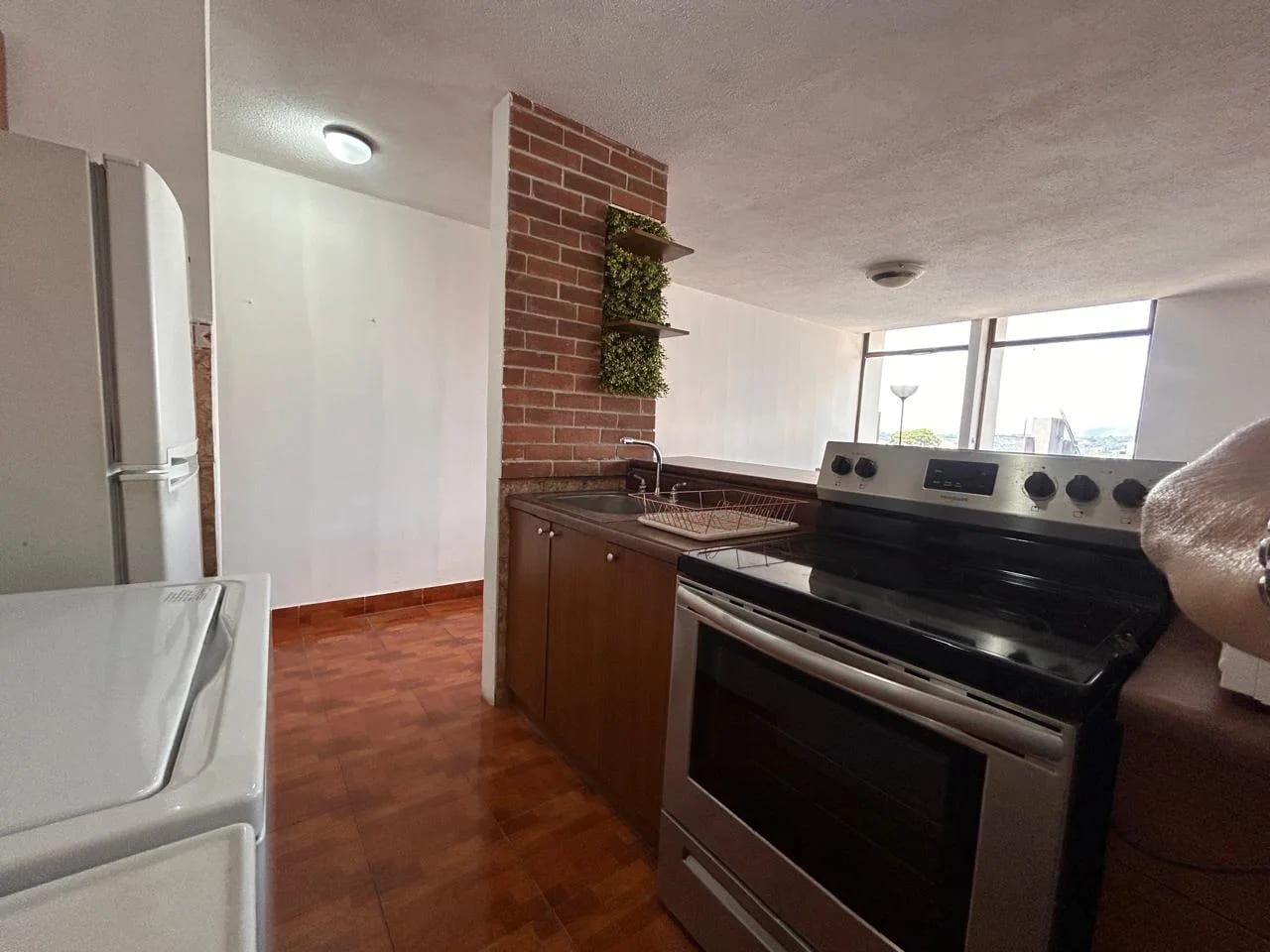 Apartamento en renta Zona 10 sobre Avenida Reforma — foto 7 de 9