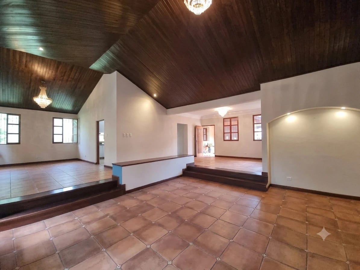 Casa en Venta en Antigua Guatemala — foto 2 de 11
