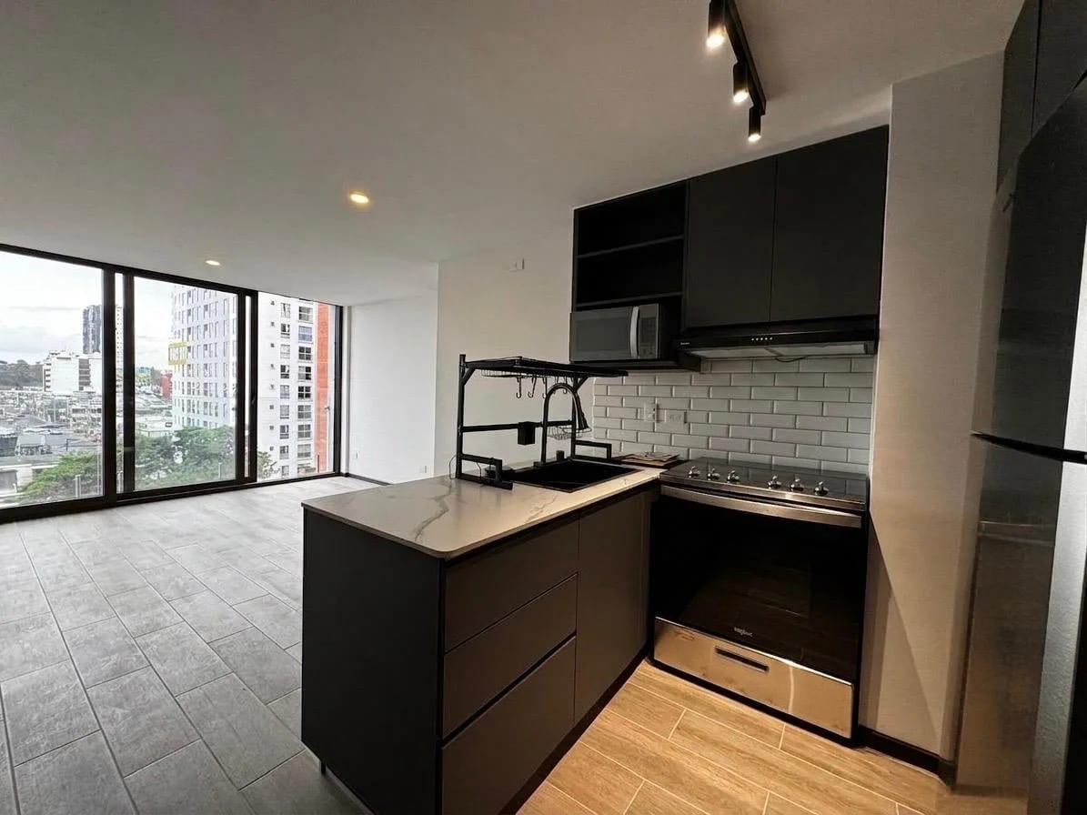 🏢 Apartamento en Renta – Biko Apartamentos, Zona 10 — foto 2 de 14