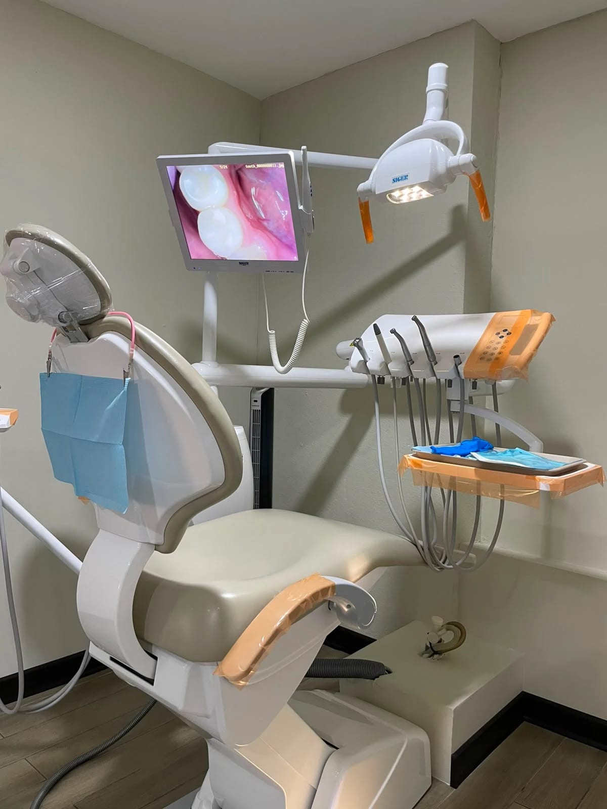 Cabina con Unidad Dental en Alquiler Zona 10 — foto 2 de 3