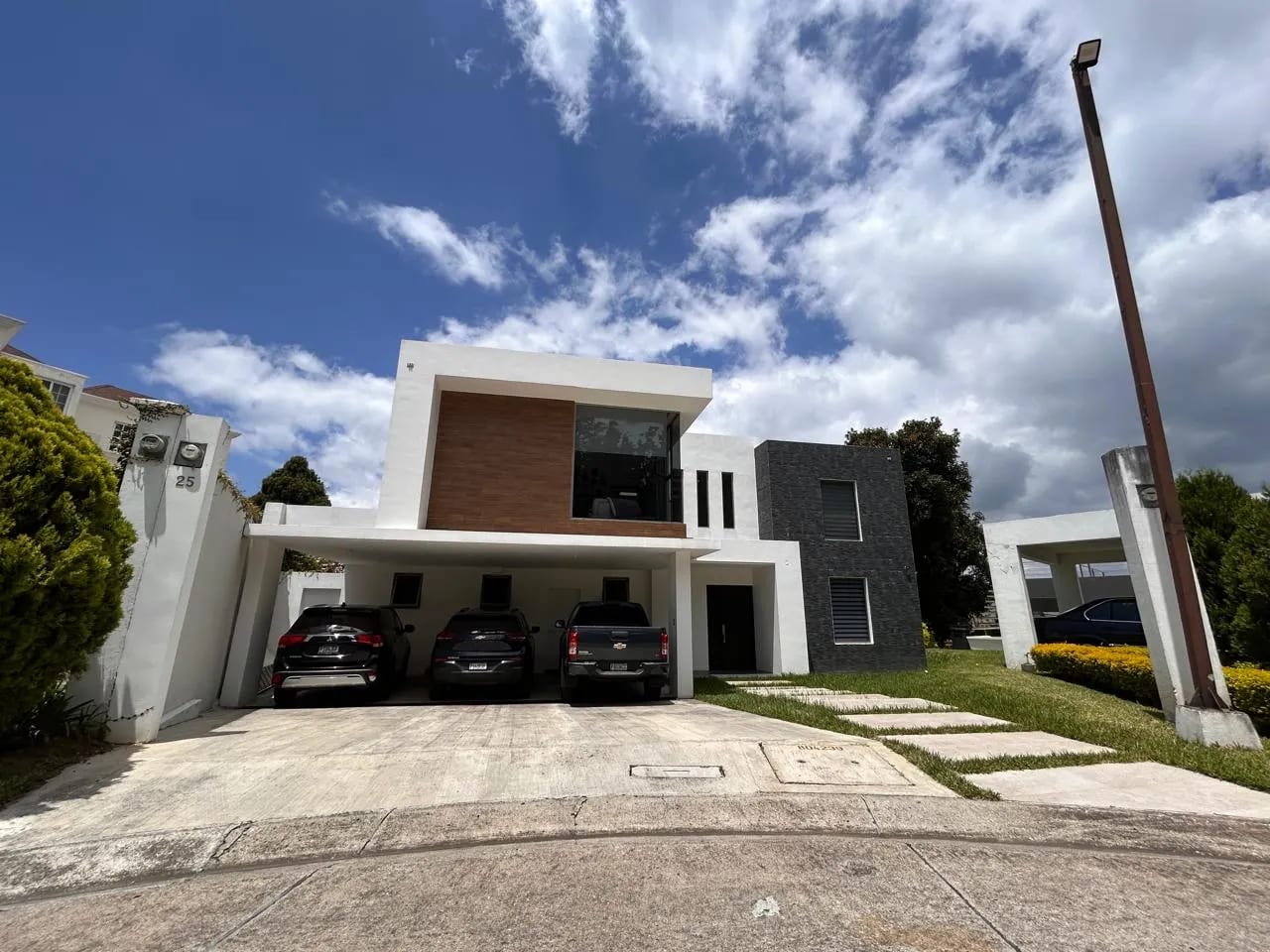 Casa en Venta CAES Fraijanes — foto 1 de 14