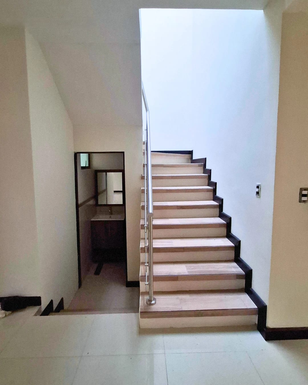 Casa en venta en zona 16, Hacienda Real — foto 6 de 10