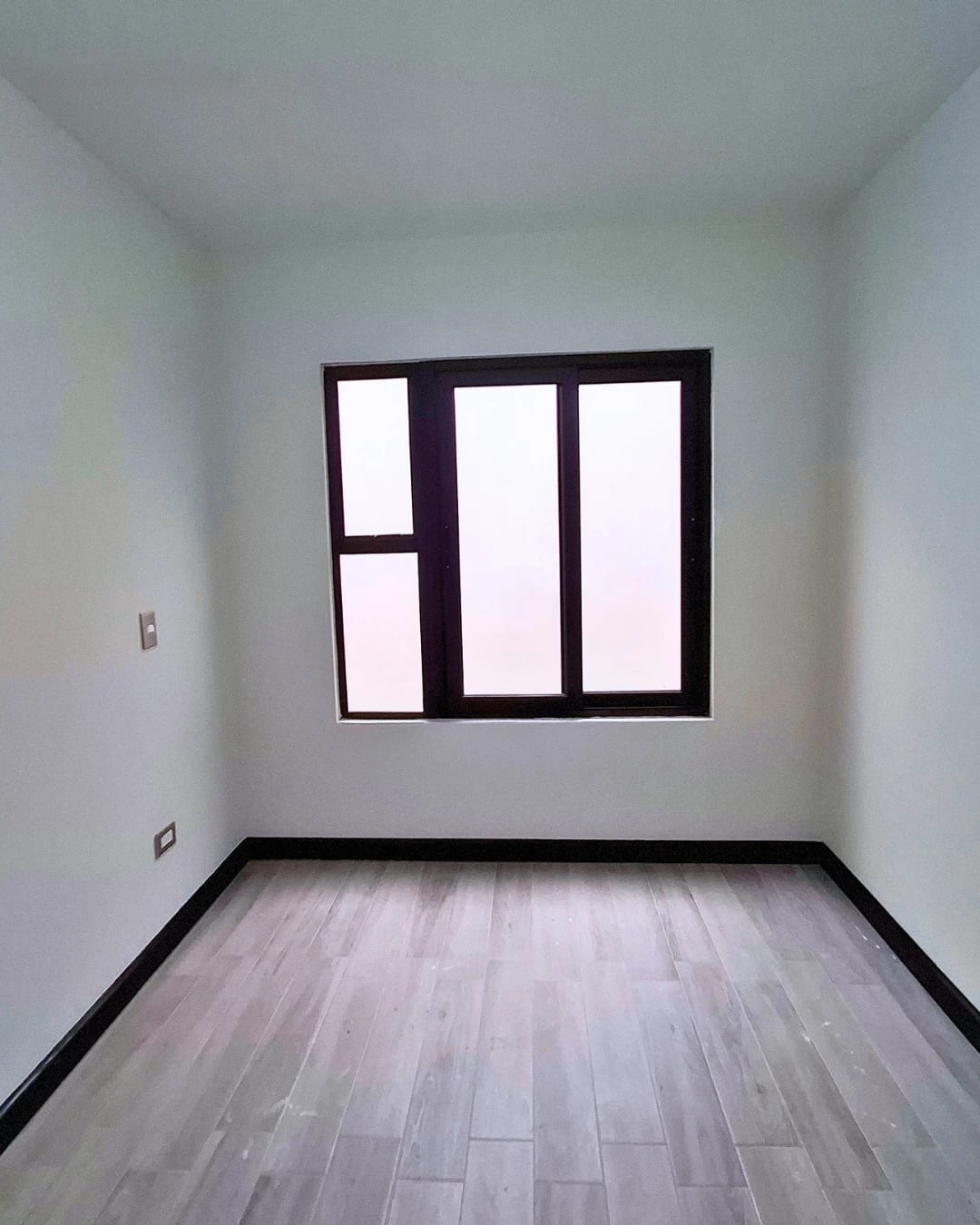 Casa en venta en zona 16, Hacienda Real — foto 4 de 10