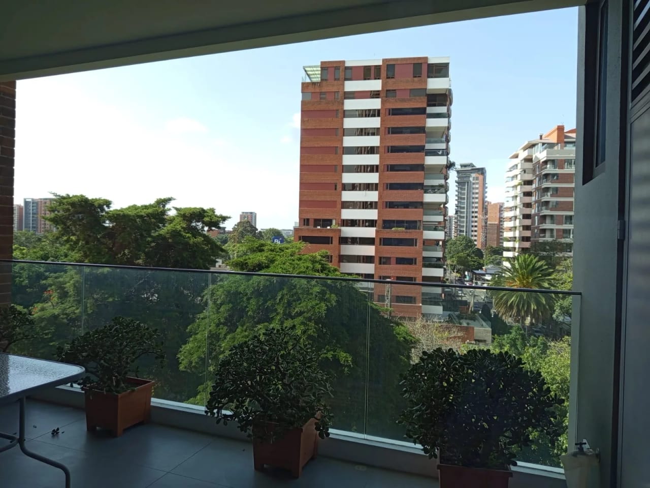 Apartamento en Zona 14 (renta Amueblado /con Opción a Venta) — foto 10 de 17