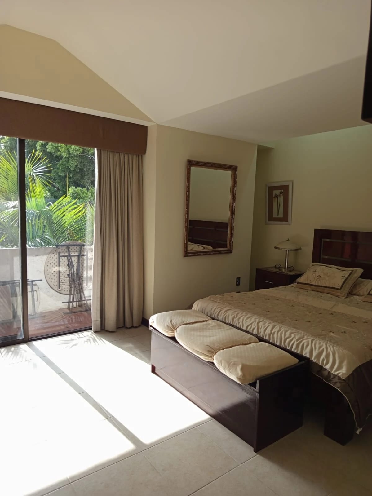Apartamento Amueblado en Zona 14 (renta / Venta) — foto 8 de 17