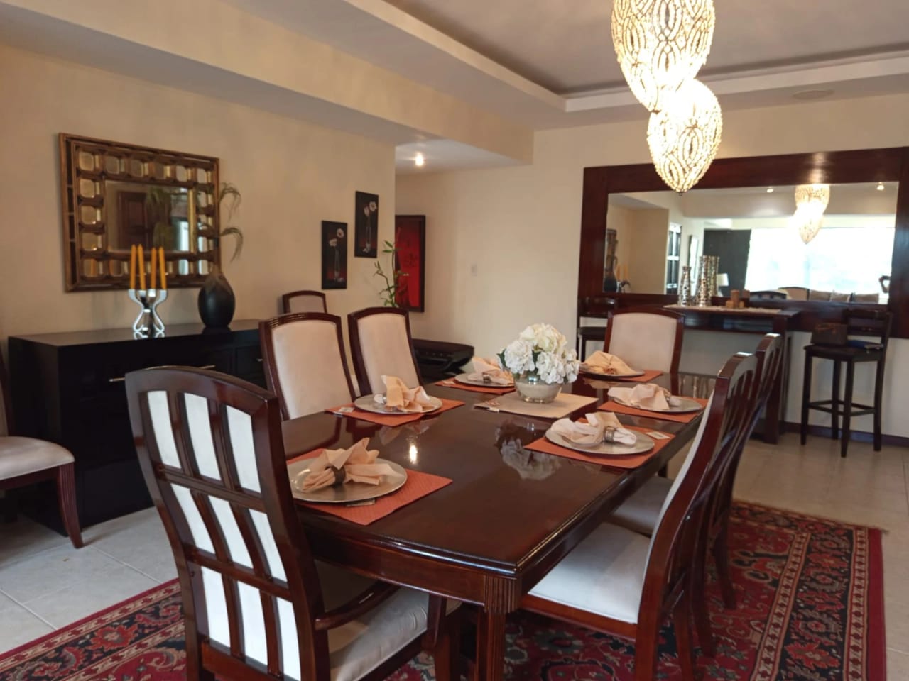 Apartamento Amueblado en Zona 14 (renta / Venta) — foto 2 de 17