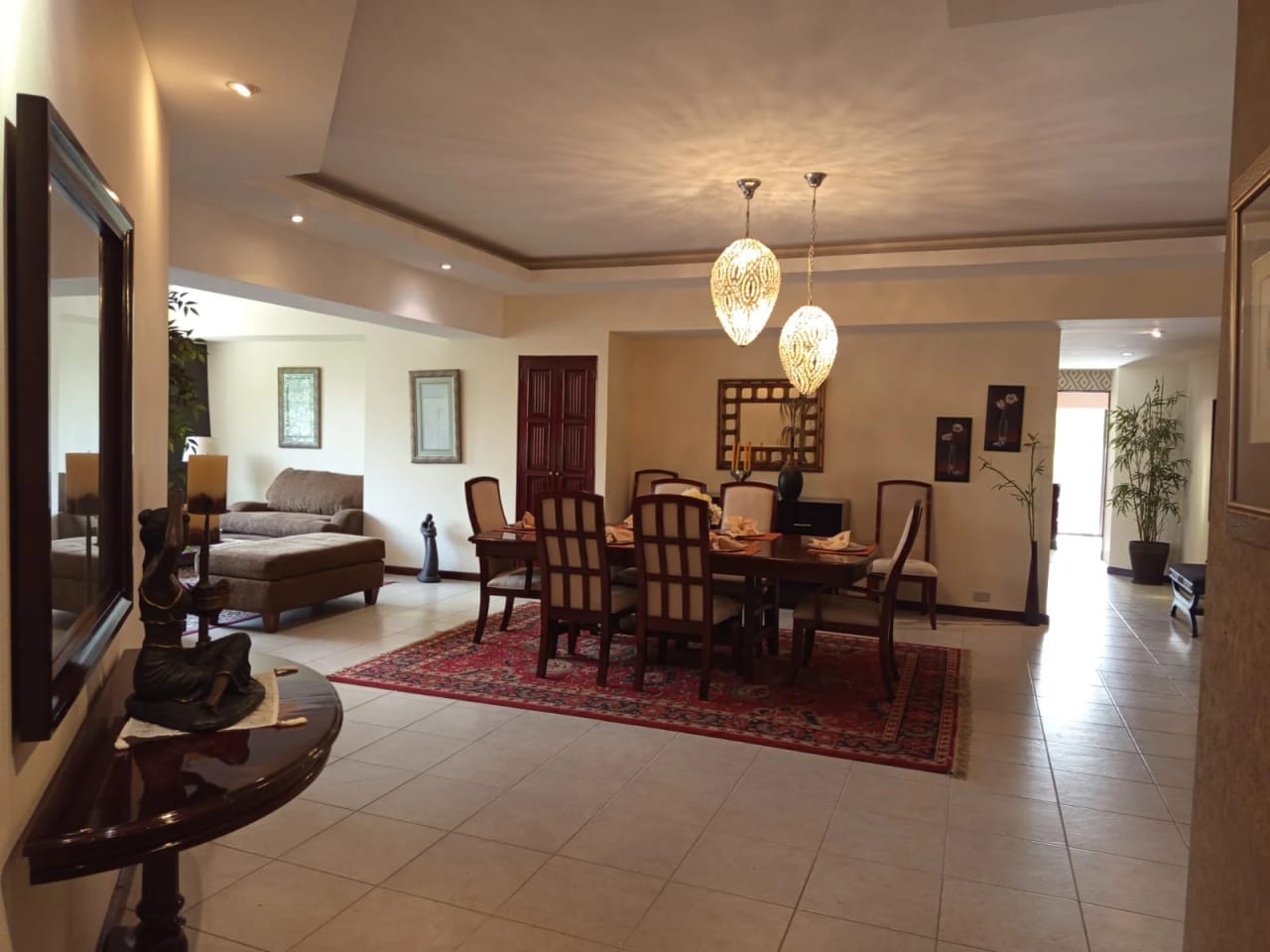 Apartamento Amueblado en Zona 14 (renta / Venta) — foto 4 de 17