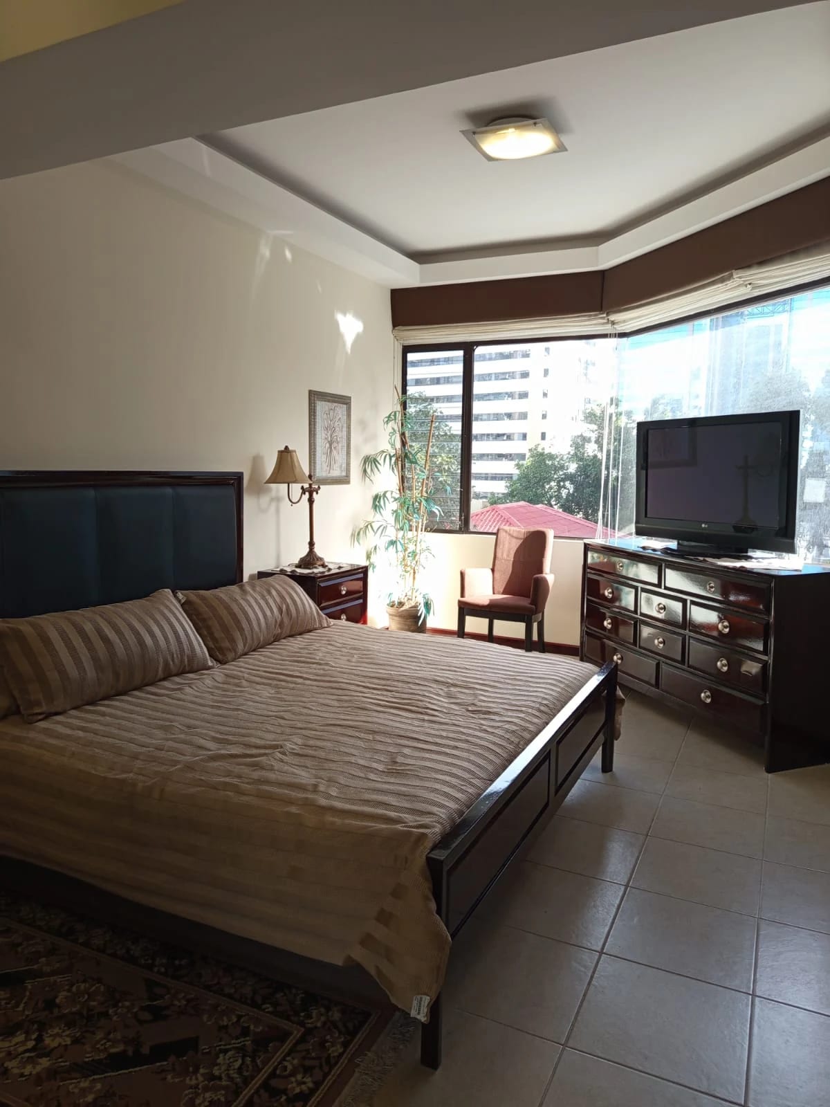 Apartamento Amueblado en Zona 14 (renta / Venta) — foto 14 de 17