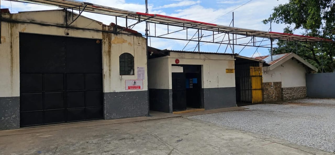 Casa terreno y bodegas zona 6 Mixco — foto 2 de 3