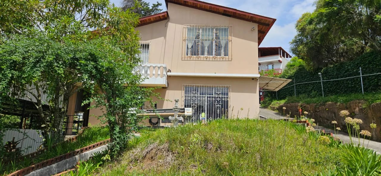 Casa terreno y bodegas zona 6 Mixco — foto 1 de 3