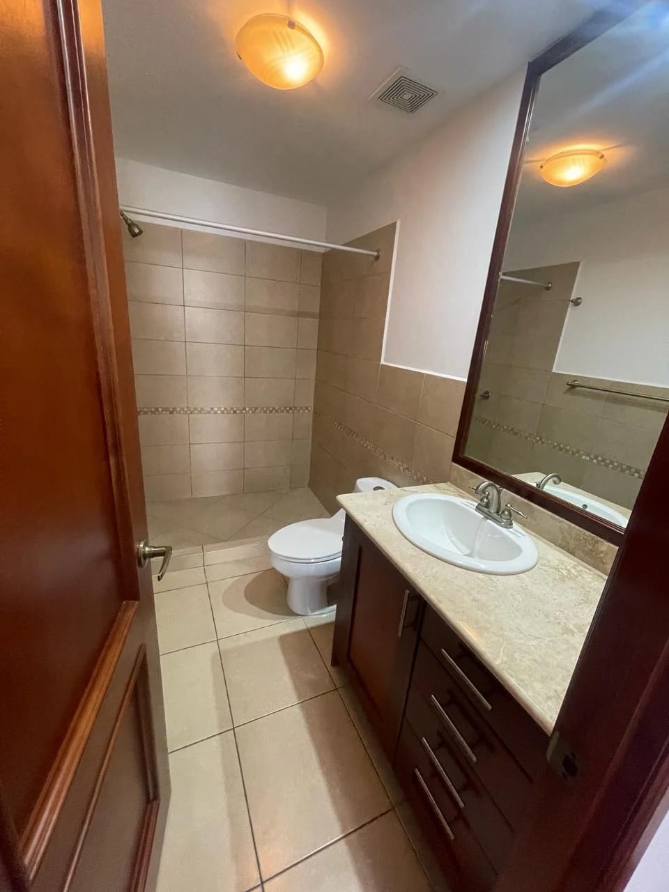 Apartamento en Renta en Botticelli, Zona 15 – 3 Dormitorios — foto 12 de 17