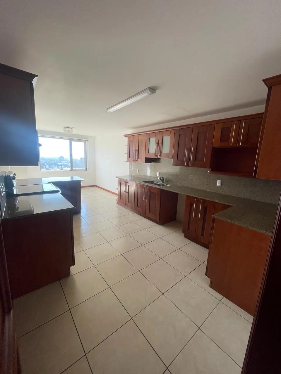 Apartamento en Renta en Botticelli, Zona 15 – 3 Dormitorios — foto 3 de 17