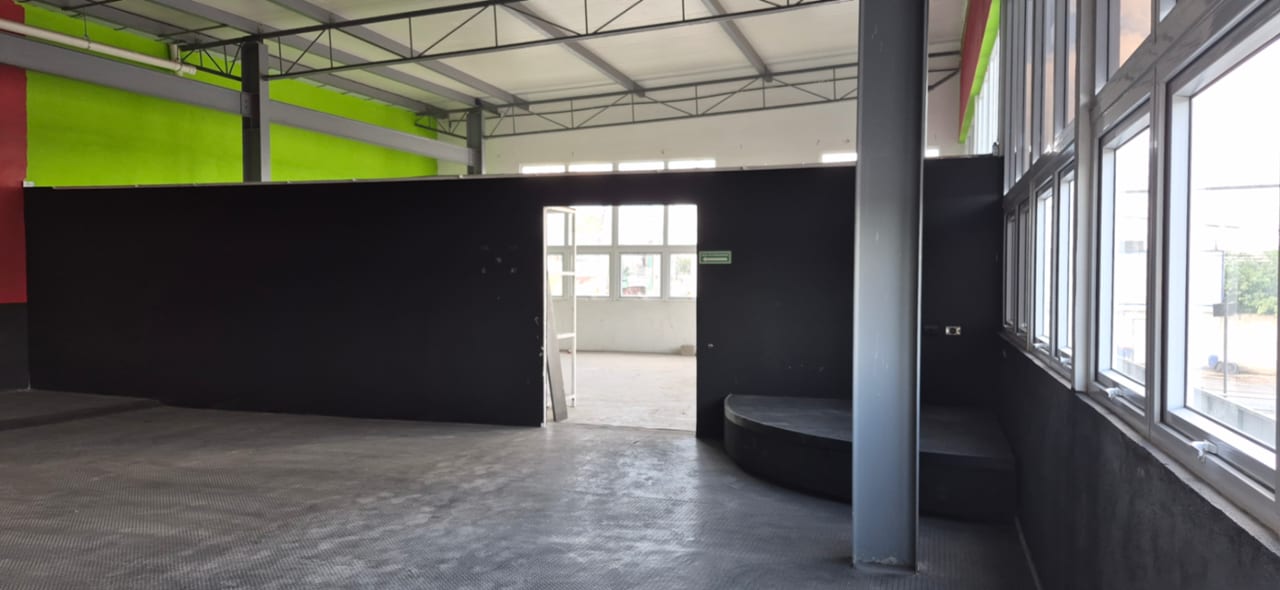 Espacioso Local Comercial de 1,305 m² en RENTA ¡excelente ubicación! — foto 8 de 11
