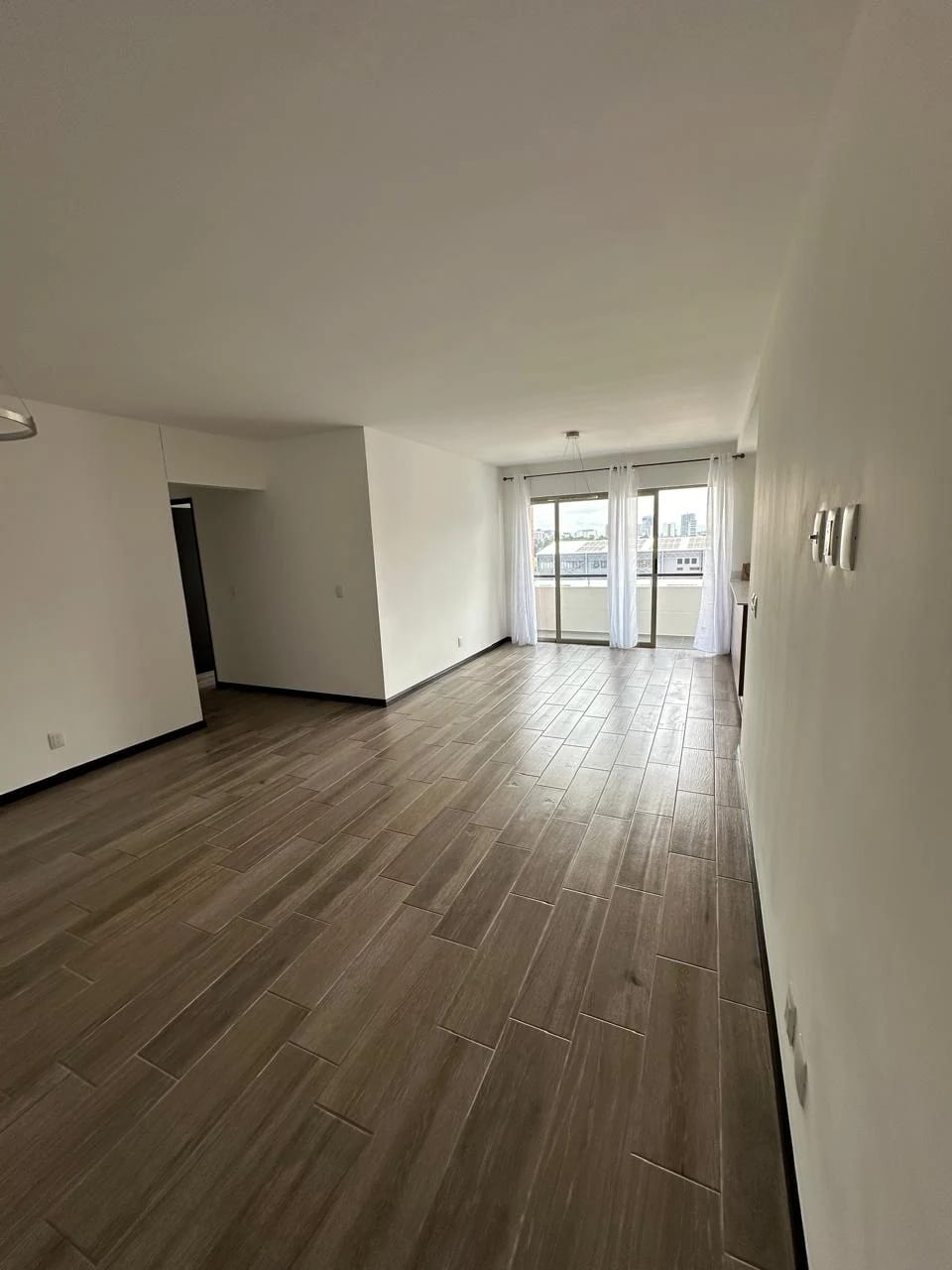 Apartamento en Renta – 3 Dormitorios en Segheria, Zona 14 — foto 4 de 17