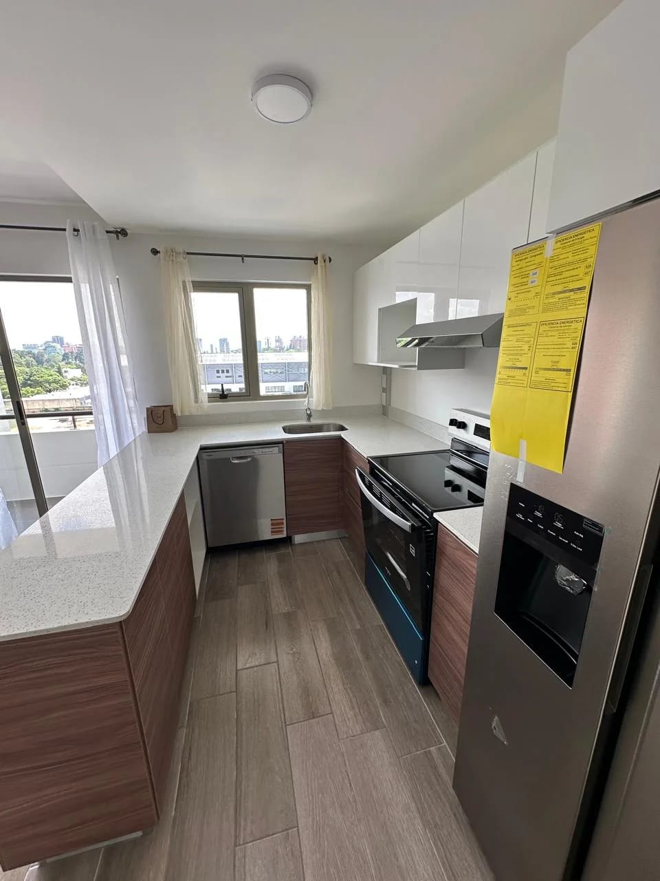 Apartamento en Renta – 3 Dormitorios en Segheria, Zona 14 — foto 2 de 17