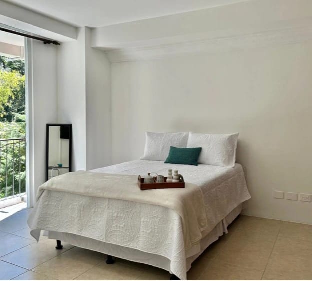 Apartamento Efficiency Amueblado en Renta — Zona 16 — foto 1 de 5