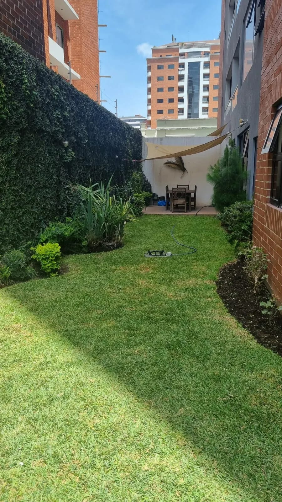 Amplio y Elegante Apartamento en Venta Ubicado en Zona 10 — foto 5 de 16