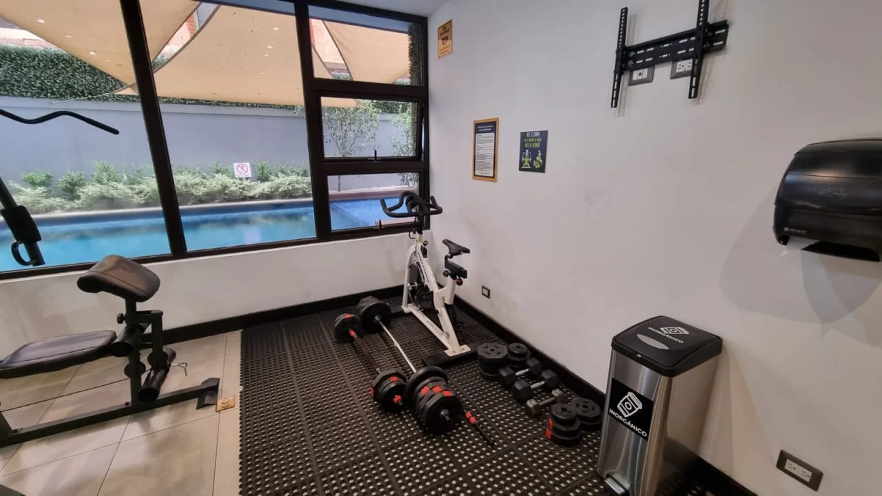 Amplio y Elegante Apartamento en Venta Ubicado en Zona 10 — foto 14 de 16