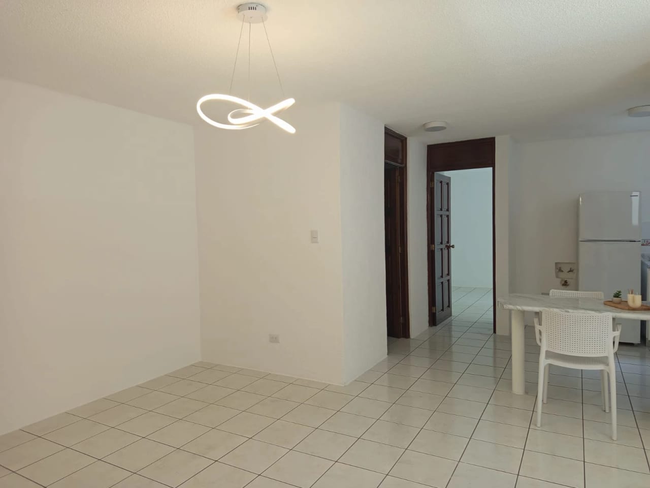Apartamento en Renta y Venta en zona 16 Colonia La Montaña — foto 2 de 14