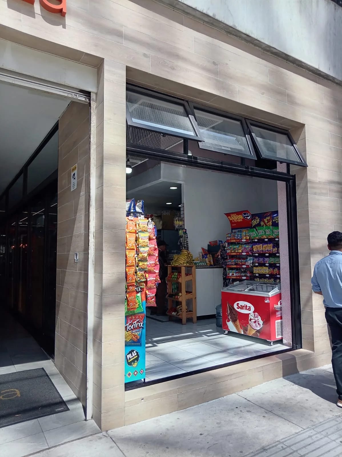 Local en Renta – Estratégica Ubicación en Zona 10 — foto 15 de 15
