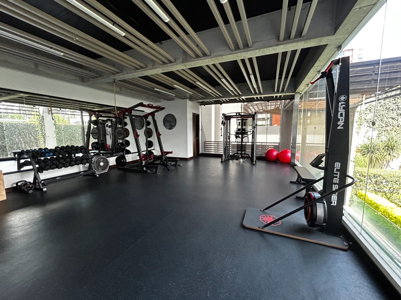 Gimnasio — Apartamento Inteligente de Lujo en Renta Zona 14 — foto 10 de 17