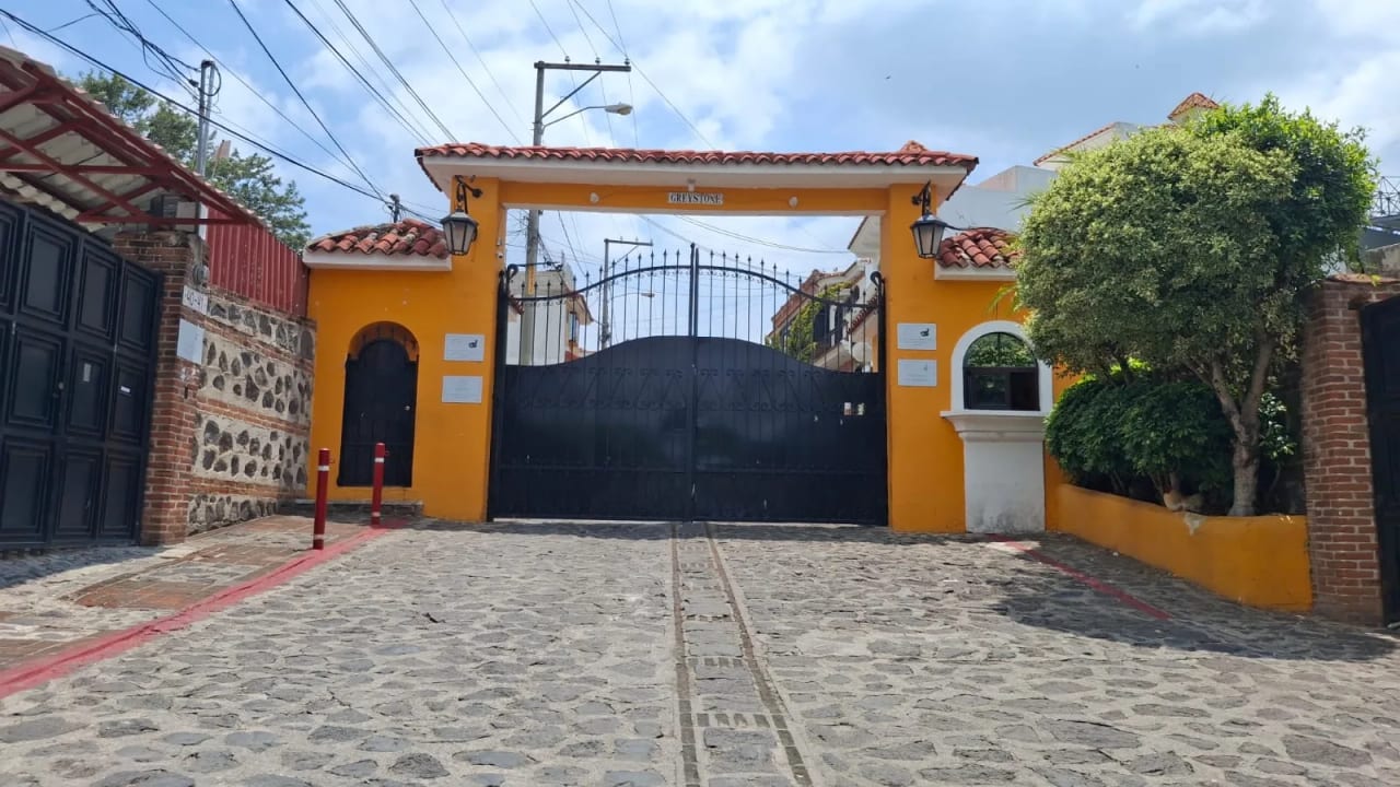 Casa En Venta Zona 18 — foto 1 de 10