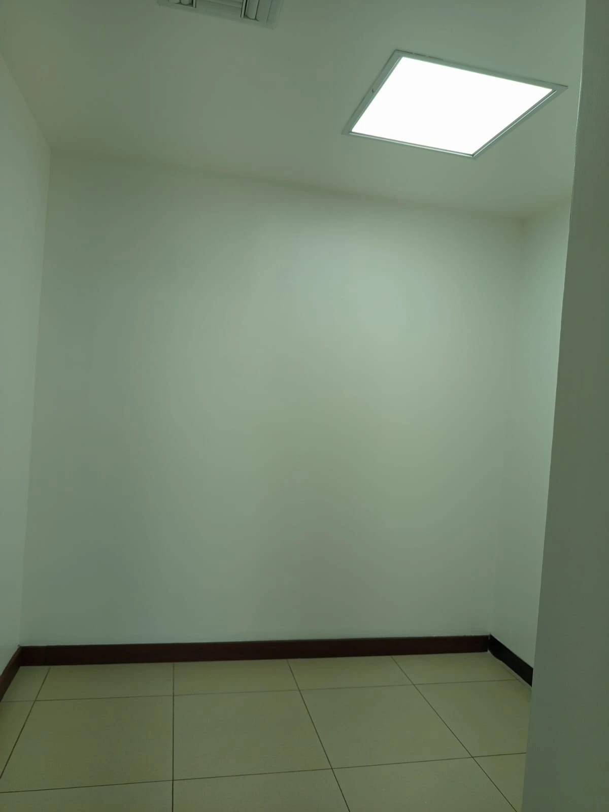 Se Renta Oficina en Edificio Avante Zona 15 — foto 9 de 17