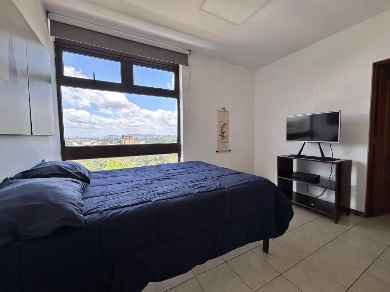 Renta Apartamento de Nivel Completo con Vistas 360° en Zona 15 — foto 9 de 12