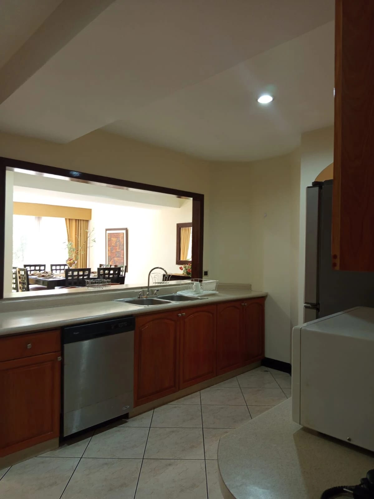 Apartamento en renta amueblado en zona 10 de 3 habitaciones — foto 5 de 17