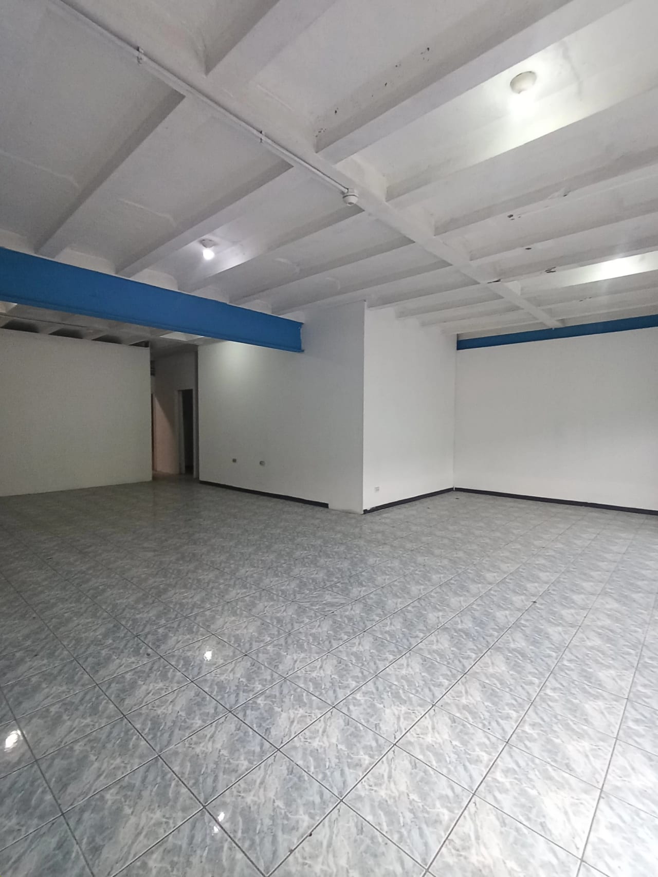 Renta de ofibodega en Villa Nueva — foto 2 de 15