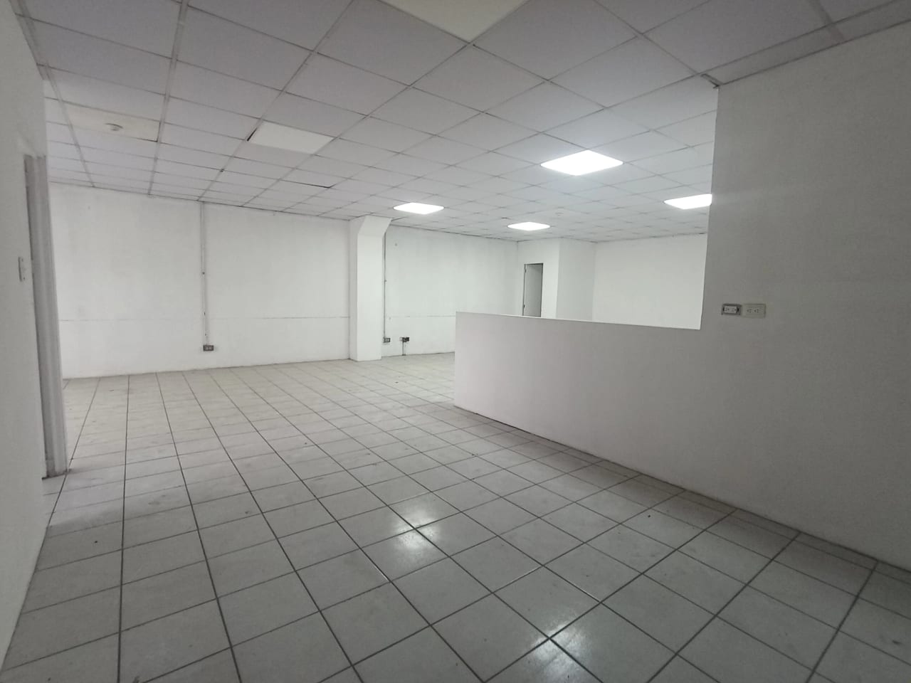 Renta de ofibodega en Villa Nueva — foto 8 de 15