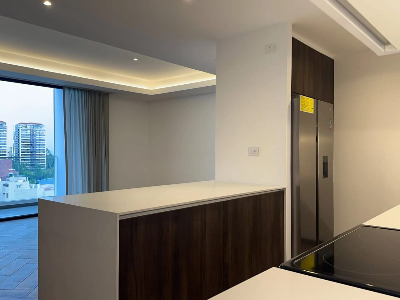 Cocina — APARTAMENTO EN VENTA Edificio Naori Zona 10 — foto 3 de 15