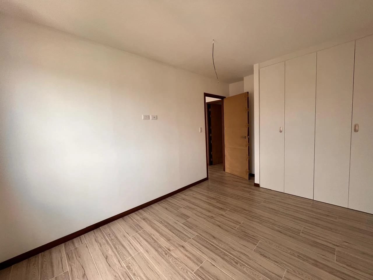 Apartamento de 2 habitaciones en Venta en Zona 10 — foto 3 de 7