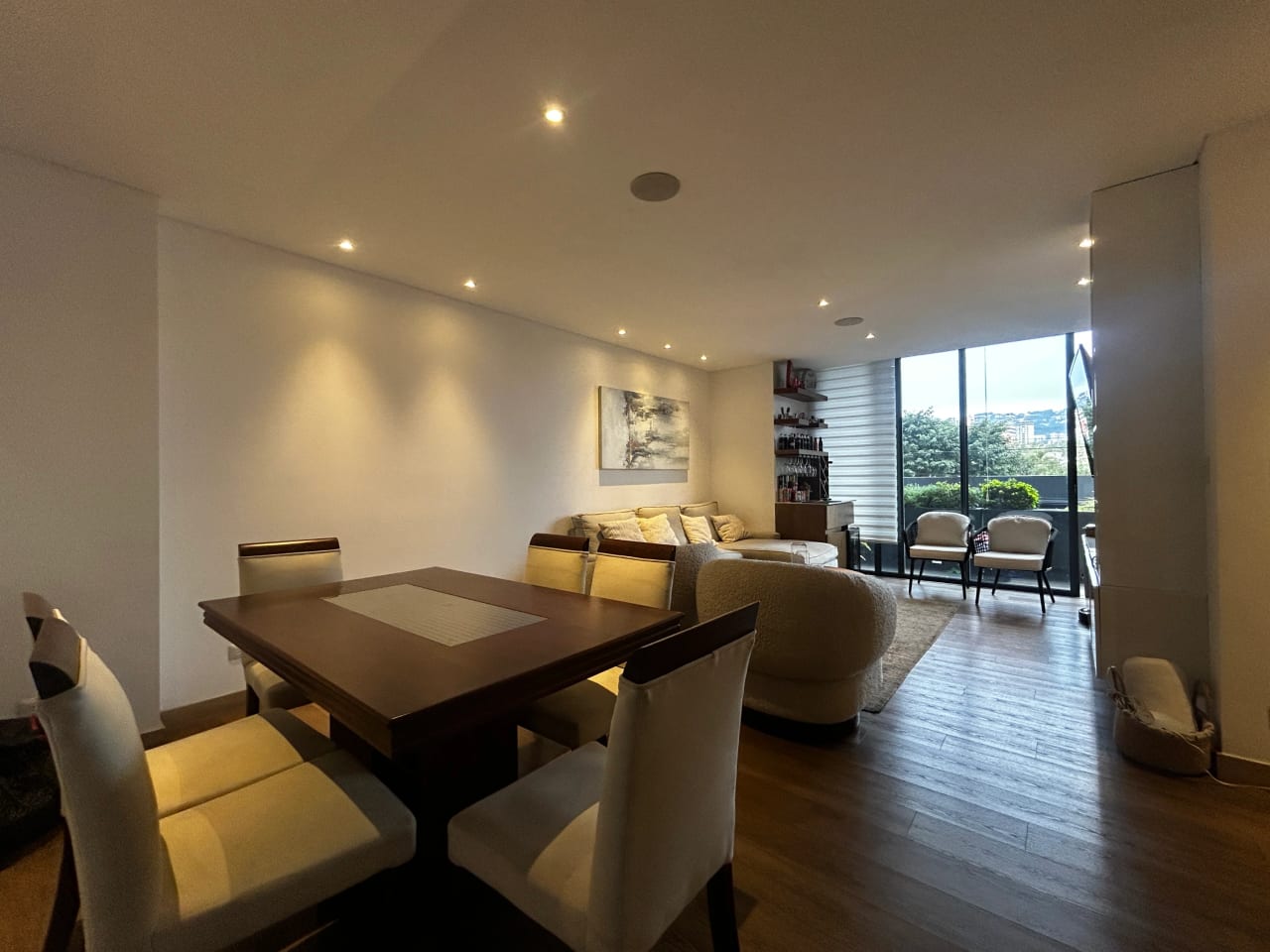 Apartamento a la venta en Trivá Zona 15 — foto 1 de 17